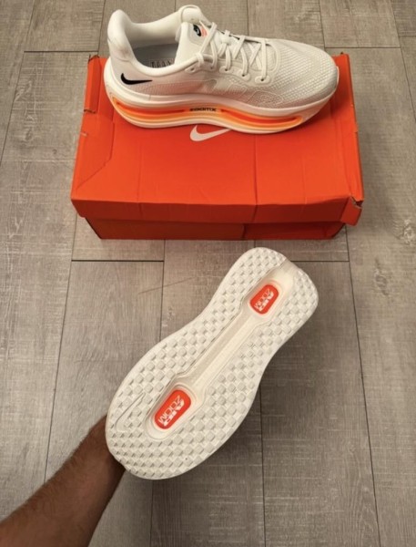 Nike Vomero Premium Sail