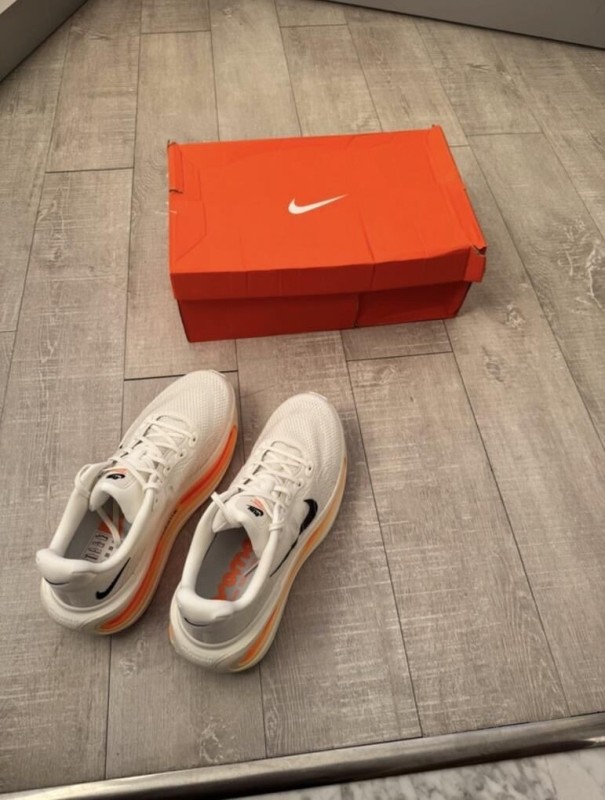 Nike Vomero Premium Sail 2