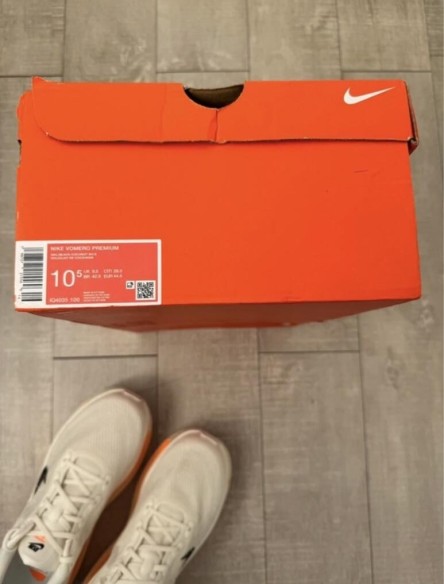 Nike Vomero Premium Sail