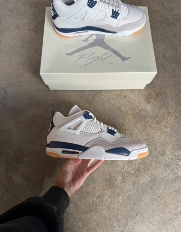 Jordan 4 SB Marine Blue