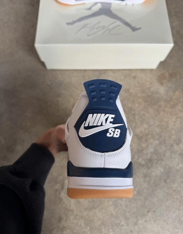 Jordan 4 SB Marine Blue 2