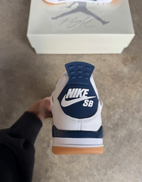 Jordan 4 SB Marine Blue