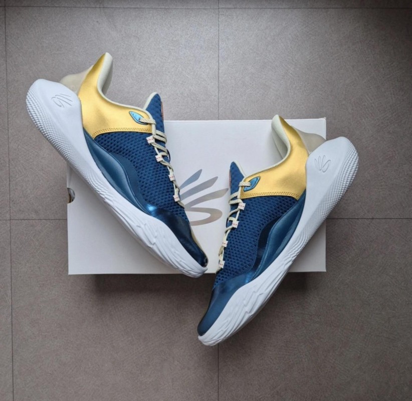 Curry 11 2