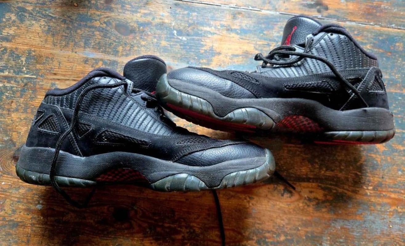 Air Jordan 11 Low IE " Referee " 2