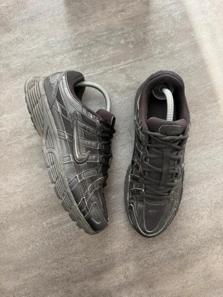 Nike p-6000 triple black - taille 42