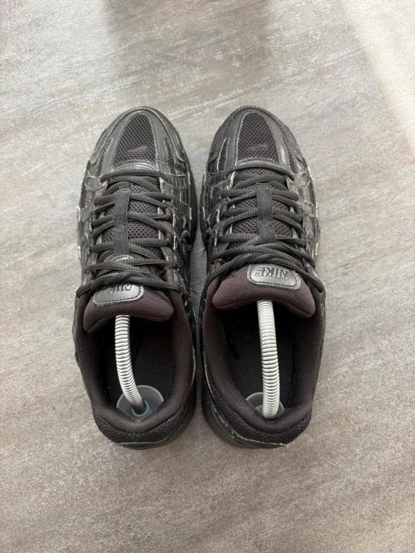 Nike p-6000 triple black - taille 42 2