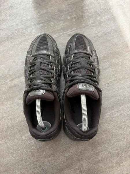 Nike p-6000 triple black - taille 42