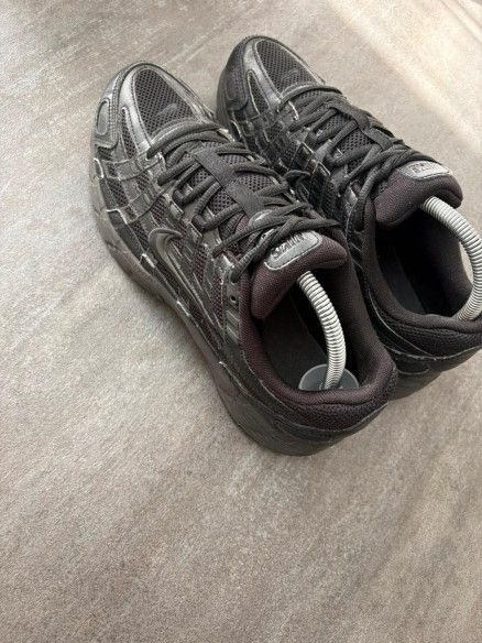 Nike p-6000 triple black - taille 42