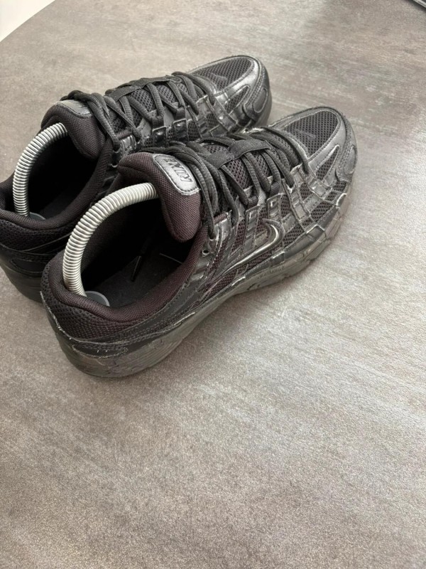 Nike p-6000 triple black - taille 42 2