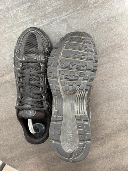 Nike p-6000 triple black - taille 42