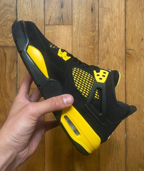 Jordan 4 retro thunder yellow (gs)