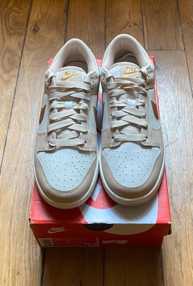 Nike dunk low phantom metallic gold (w)