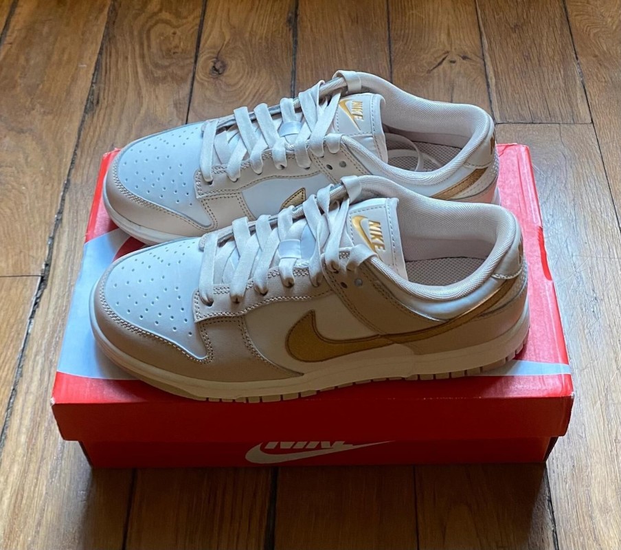 Nike dunk low phantom metallic gold (w) 2