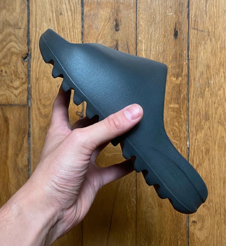 Adidas yeezy slide onyx