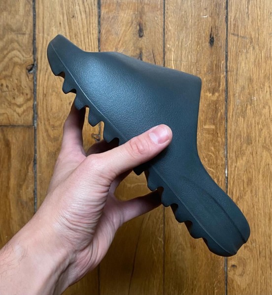 Adidas yeezy slide onyx