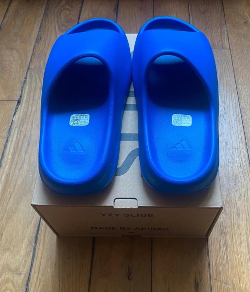 Adidas yeezy slide azure