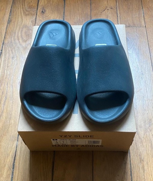 Adidas yeezy slide onyx