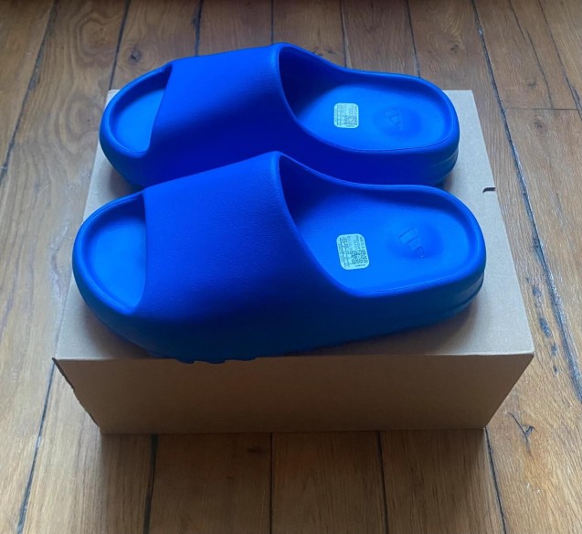 Adidas yeezy slide azure