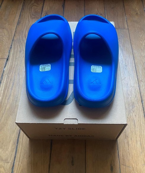 Adidas yeezy slide azure