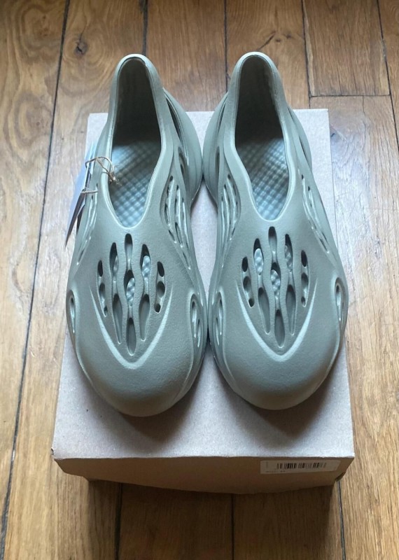 Adidas yeezy foam RNR stone salt kids 2