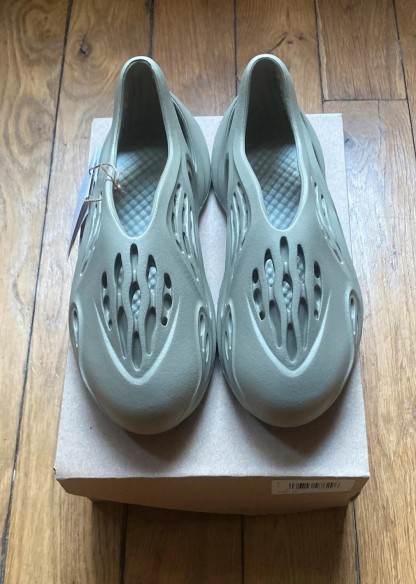 Adidas yeezy foam RNR stone salt kids