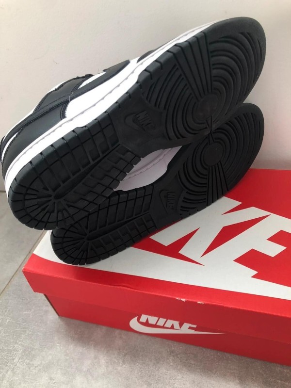 Nike dunk low panda 2