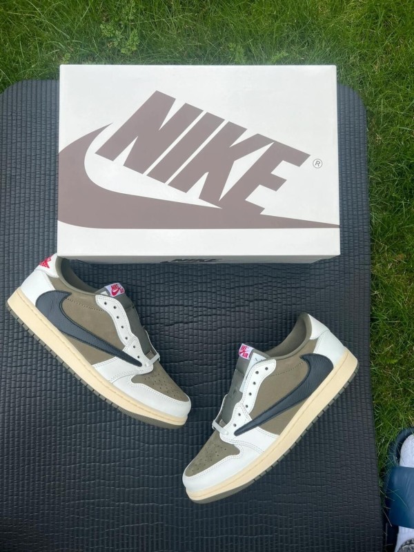 Nike Air Jordan 1 Travis Scott Medium Olive 2
