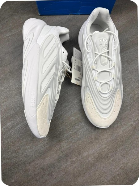 adidas ozelia white ( taille 45 1/3 )