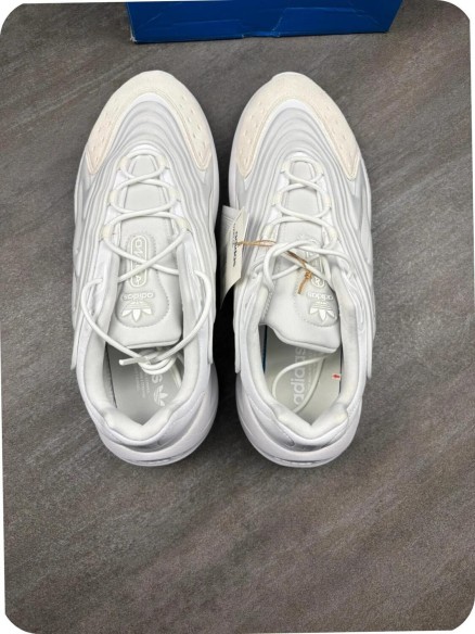 adidas ozelia white ( taille 45 1/3 )