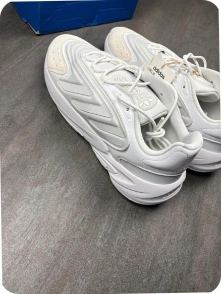 adidas ozelia white ( taille 45 1/3 )