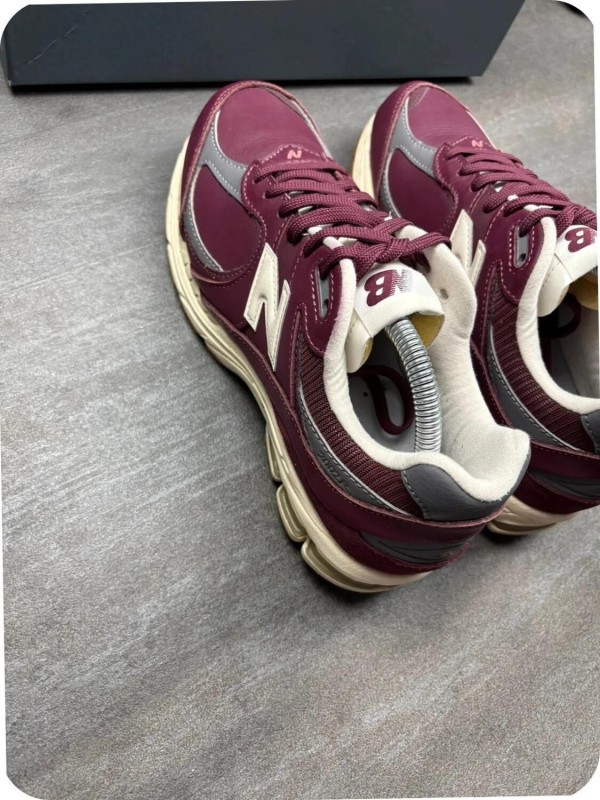 New Balance 2002r Bordeaux - taille 40,5 2