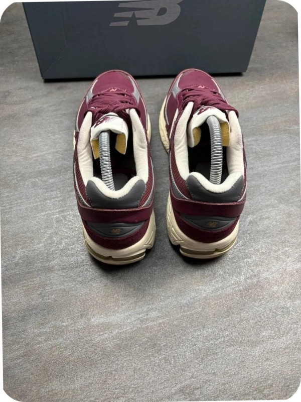 New Balance 2002r Bordeaux - taille 40,5 2