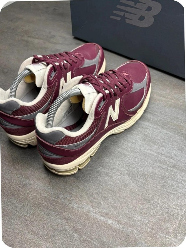 New Balance 2002r Bordeaux - taille 40,5 2