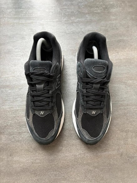 New balance 2002r black - taille 42