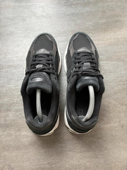 New balance 2002r black - taille 42