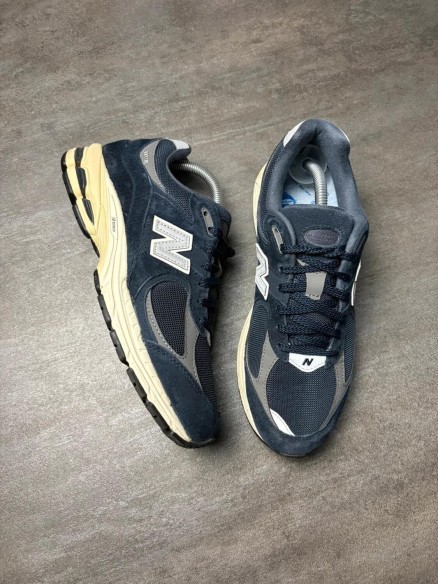 New balance 2002r midnight navy - taille 42
