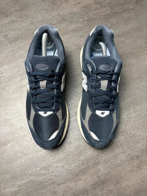 New balance 2002r midnight navy - taille 42 2