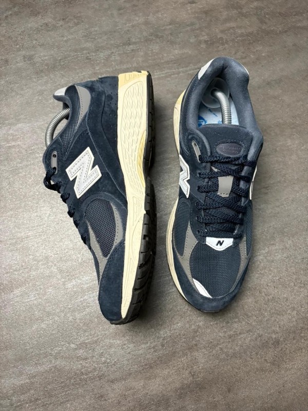 New balance 2002r midnight navy - taille 42 2