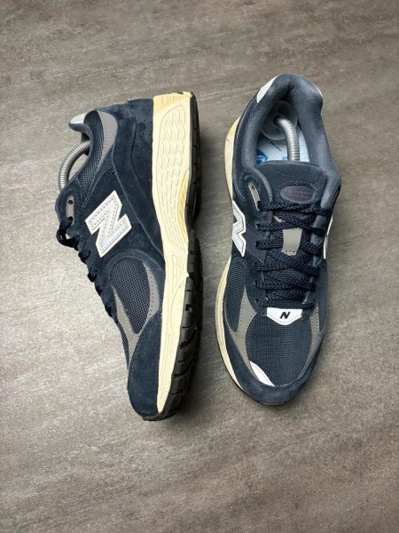 New balance 2002r midnight navy - taille 42