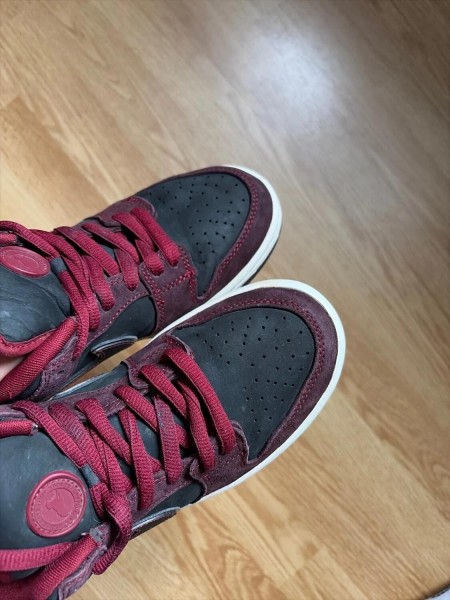 Nike sb riot skateshop