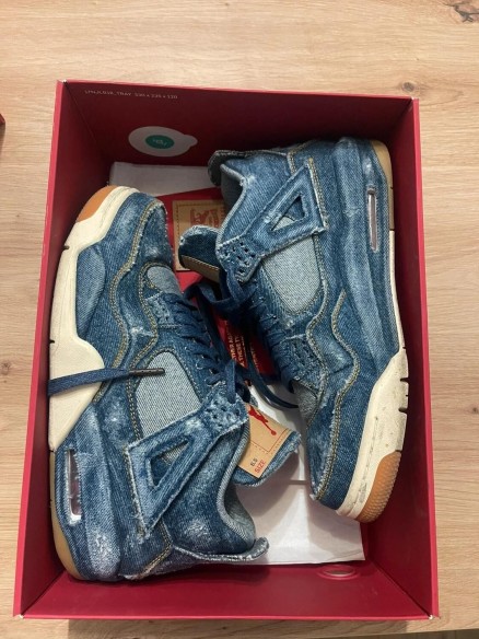 Nike Air Jordan IV 4 Levi's denim bleu taille 42