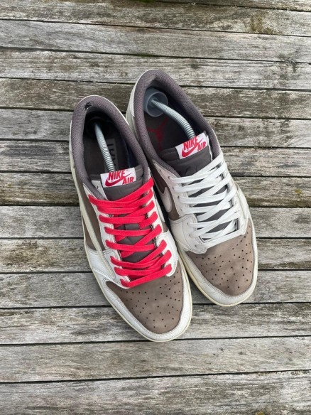Travis Scott Jordan 1 Low reverse Mocha