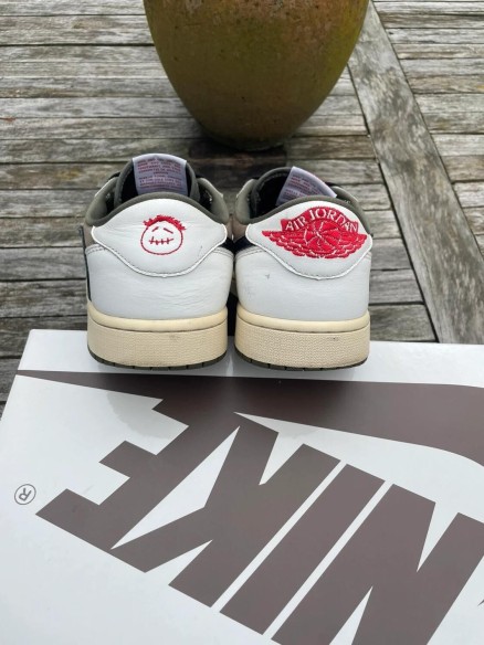 Nike Air Jordan 1 Low Travis Scott Medium Olive