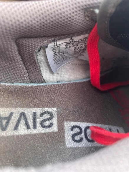 Travis Scott Jordan 1 Low reverse Mocha