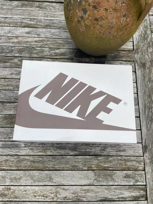 Nike Air Jordan 1 Low Travis Scott Medium Olive 2