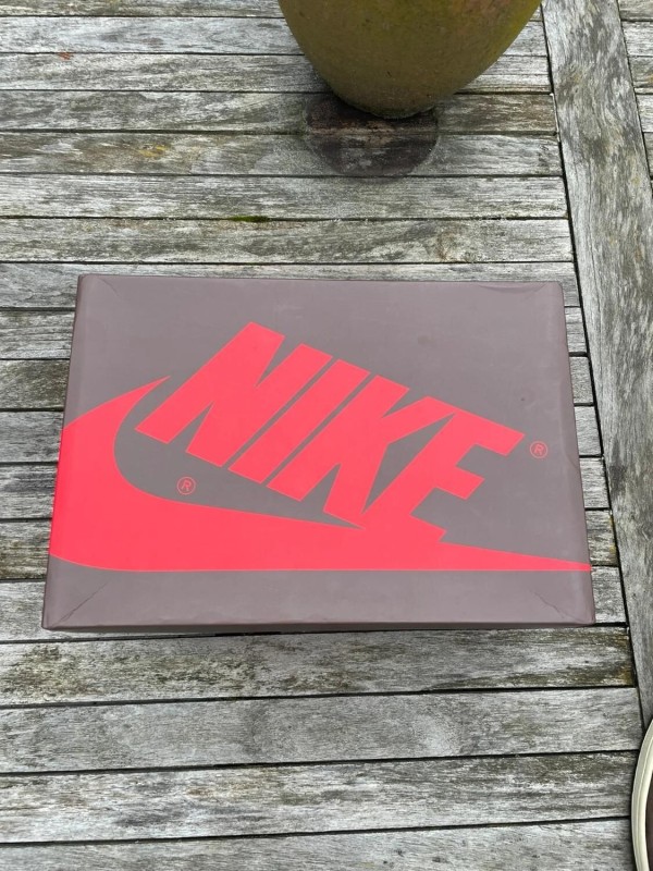 Jordan 1 retro low travis scott mocha 2