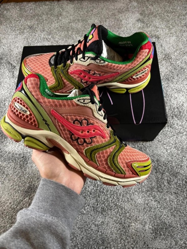 Saucony Progrid Triumph 4 Jae Tips Flowers - Taille 44