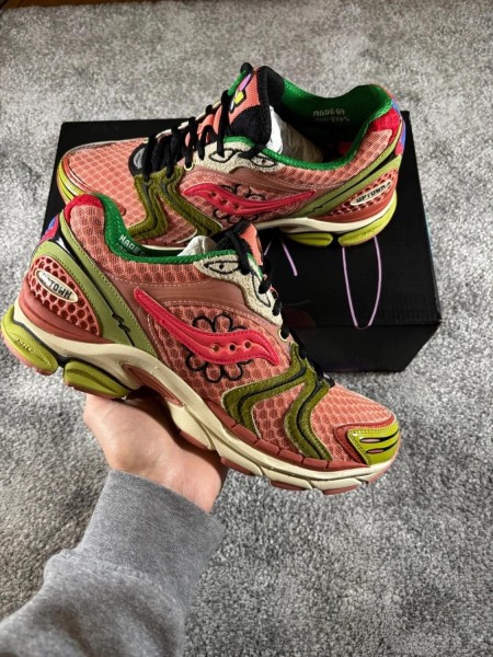 Saucony Progrid Triumph 4 Jae Tips Flowers - Taille 44