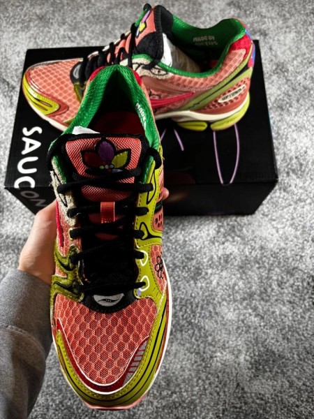 Saucony Progrid Triumph 4 Jae Tips Flowers - Taille 44