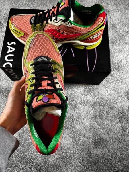 Saucony Progrid Triumph 4 Jae Tips Flowers - Taille 44
